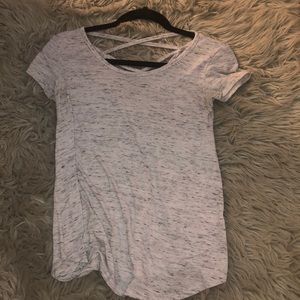 Sort sleeved grey crisscross in the back shirt